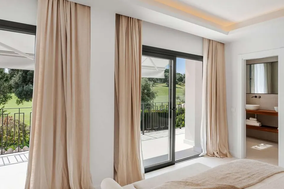 Dom szeregowy w dolinie golfowej w Marbelli — zdjęcie