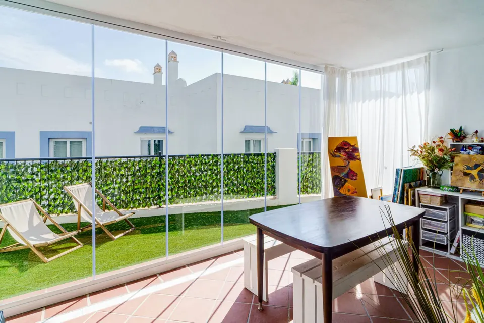 Apartament z basenami w Benahavís — zdjęcie