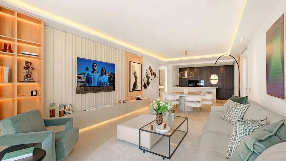 Penthouse przy plaży w Esteponie — zdjęcie