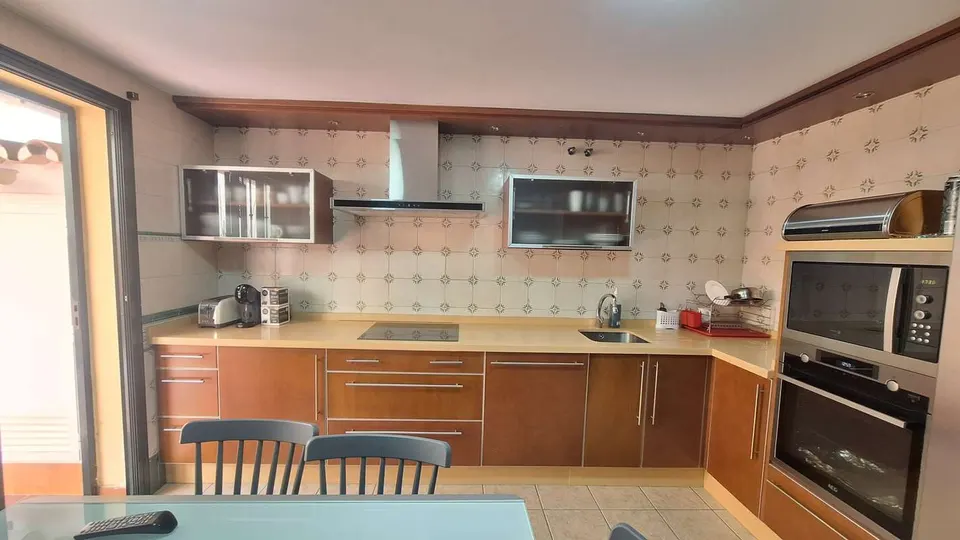 Dom szeregowy z widokiem w Esteponie — zdjęcie