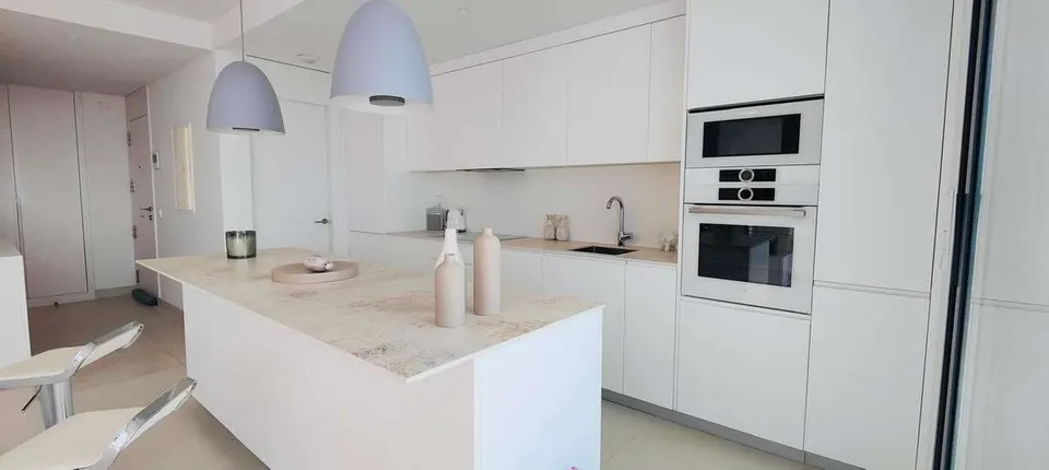 Apartament z tarasem w Fuengiroli — zdjęcie