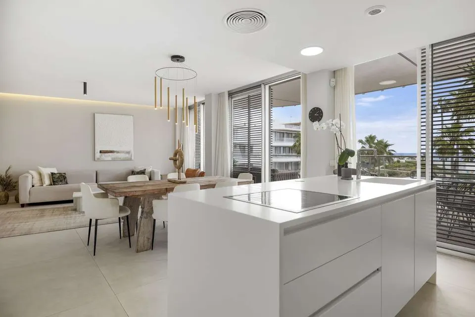 Apartament przy plaży w Esteponie — zdjęcie