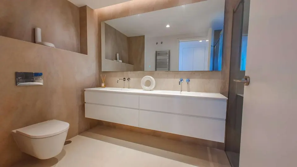 Apartament przy plaży w Esteponie — zdjęcie