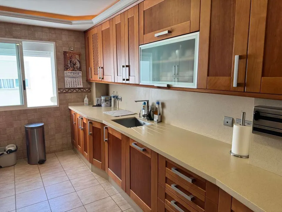 Penthouse z tarasem w Esteponie — zdjęcie