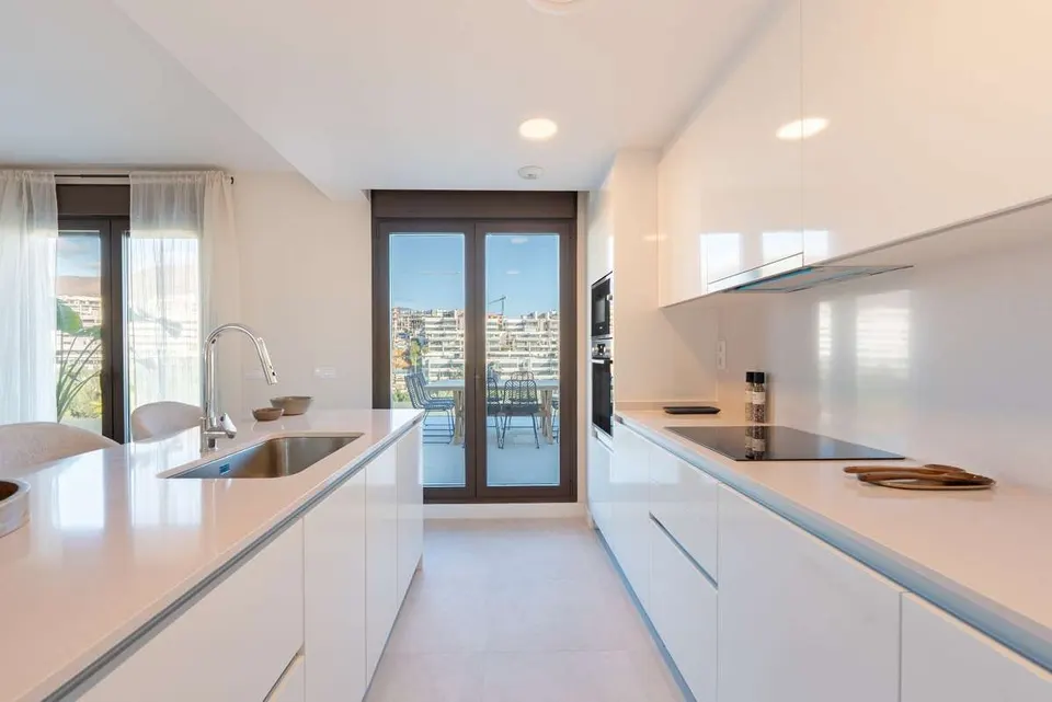 Penthouse z widokiem na morze w Esteponie — zdjęcie