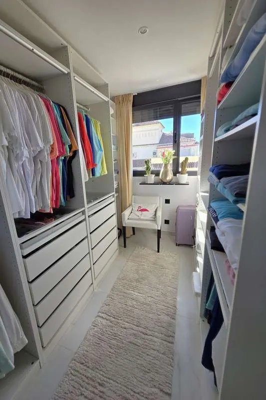 Penthouse z widokiem na morze w Esteponie — zdjęcie