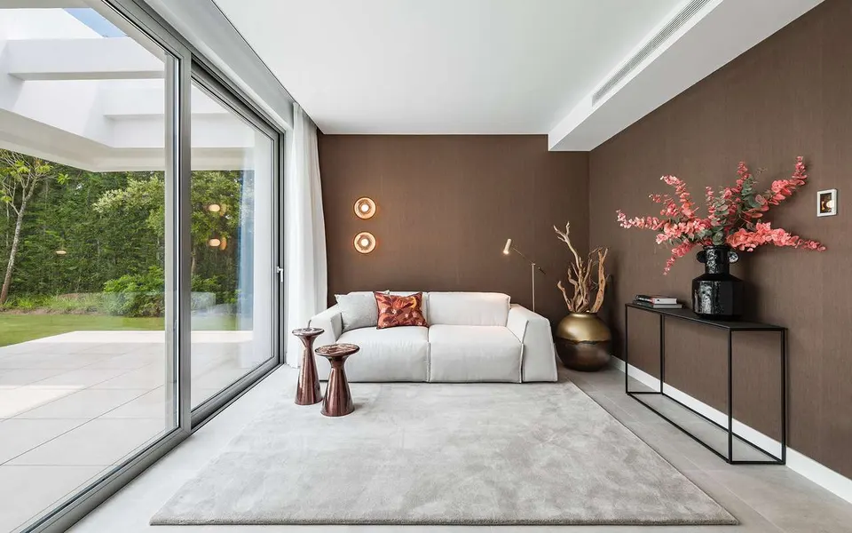 Willa z designerską kuchnią w Esteponie — zdjęcie