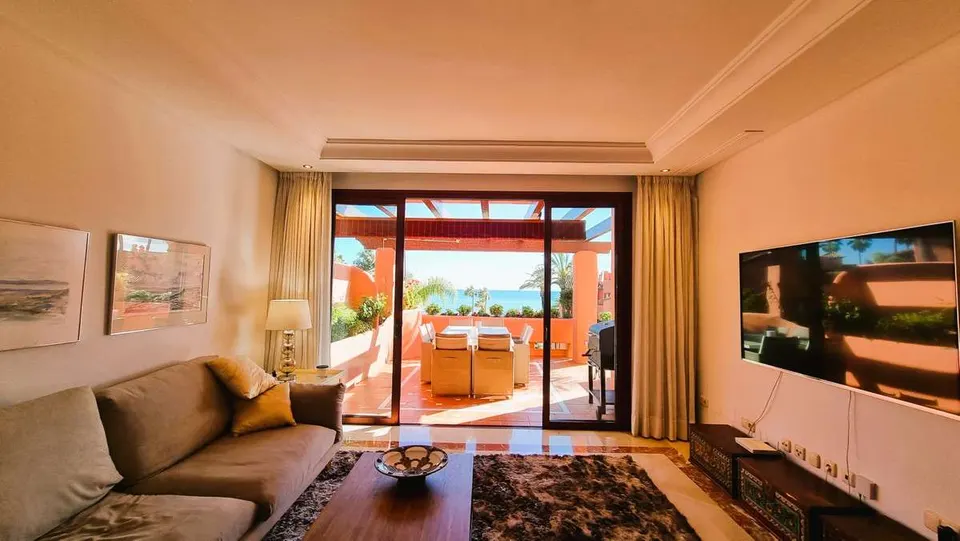 Apartament przy plaży w Esteponie — zdjęcie