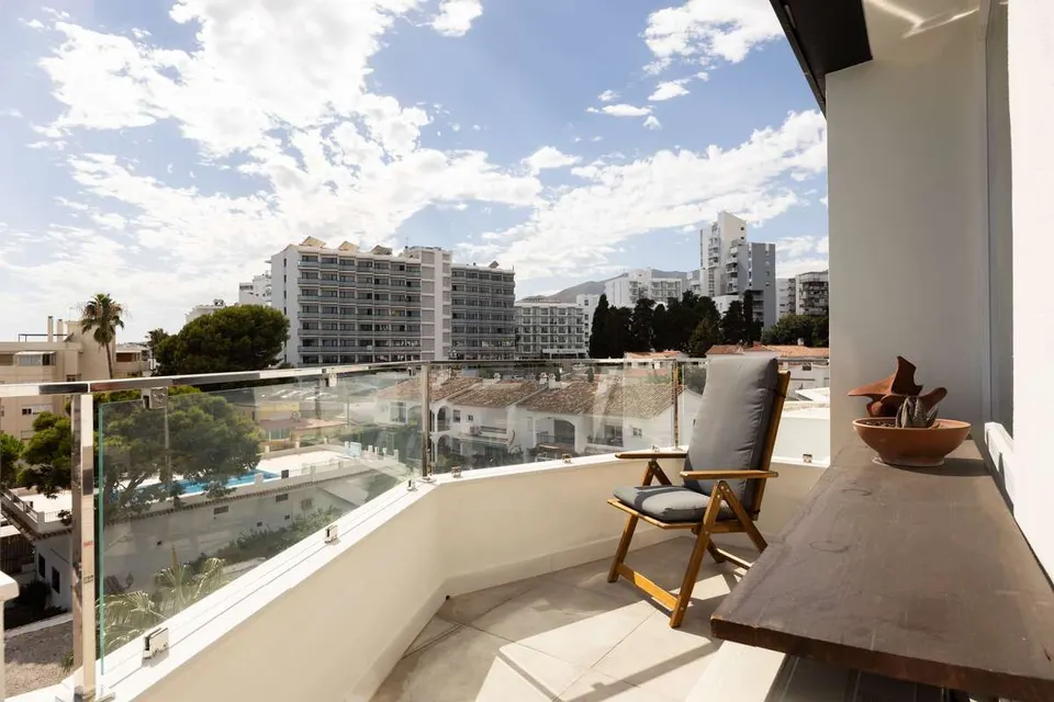 Apartament z tarasem w Benalmádenie — zdjęcie 13 z 16