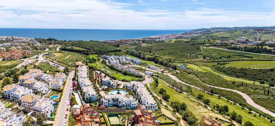 Apartament z ogrodem w Casares — zdjęcie