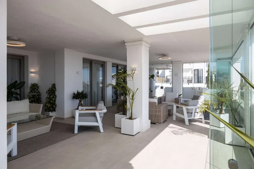 Apartament z tarasem w Marbelli — zdjęcie 7 z 16