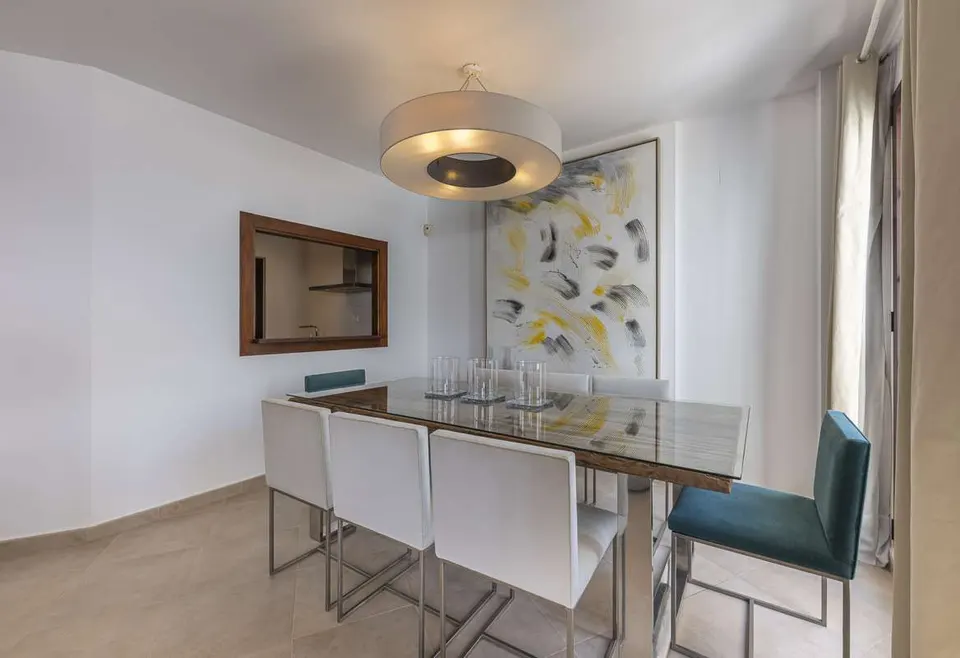 Apartament z tarasem w Marbelli — zdjęcie
