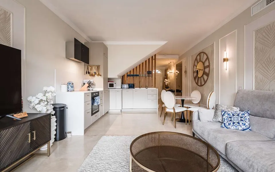 Apartament z tarasem w Marbelli — zdjęcie