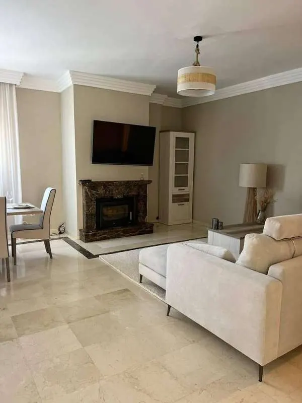 Apartament z kominkiem w Marbelli — zdjęcie