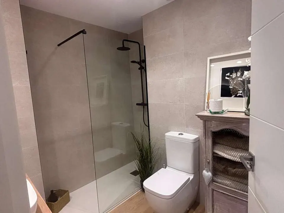 Apartament z łazienkami w Maladze — zdjęcie