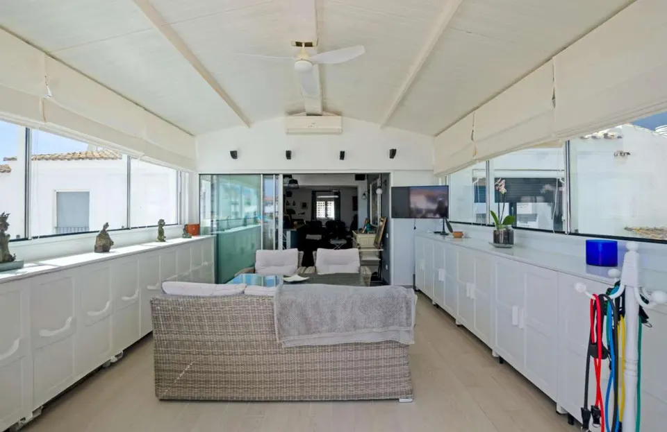Penthouse z tarasem w Marbelli — zdjęcie