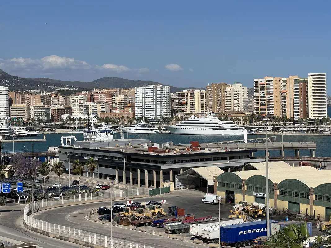 Penthouse z widokiem na port w Maladze
