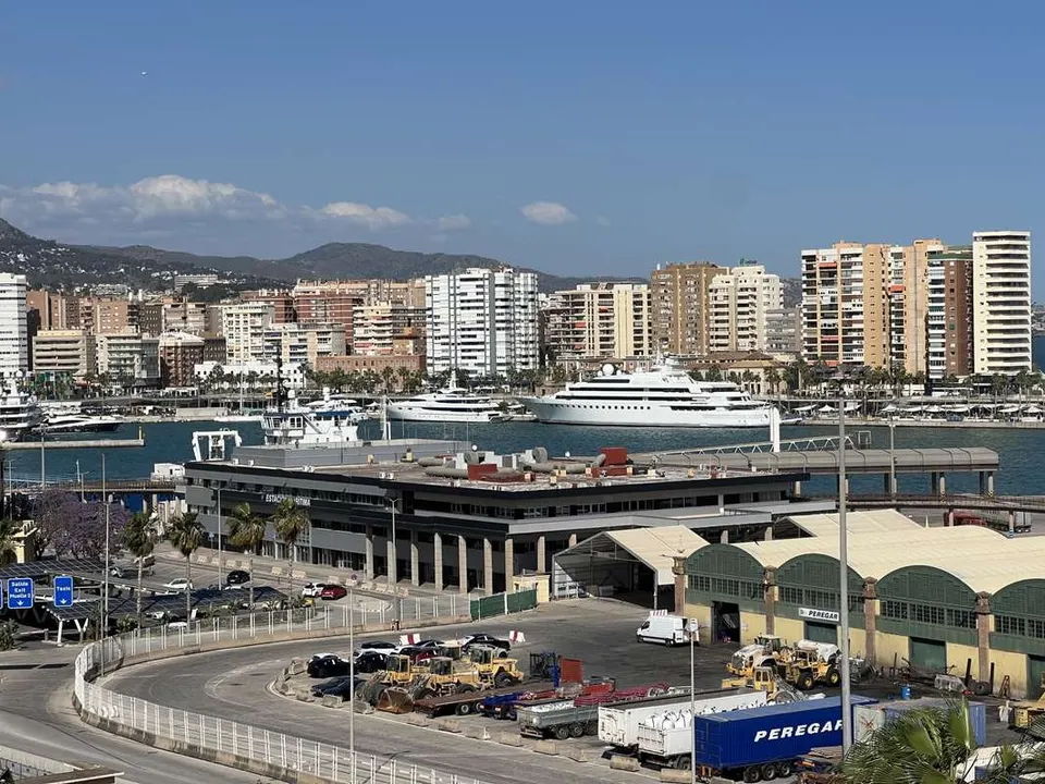 Penthouse z widokiem na port w Maladze — zdjęcie
