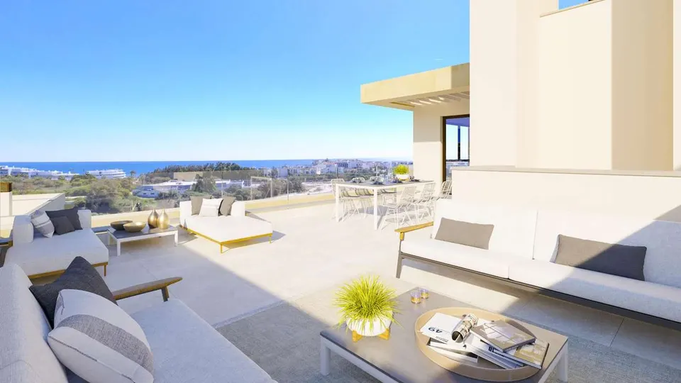 Penthouse z tarasem w Esteponie — zdjęcie