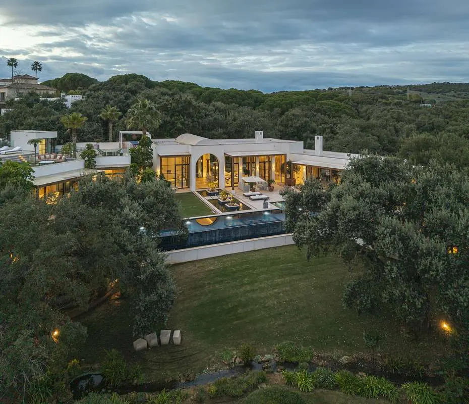 Willa blisko pola golfowego w Sotogrande — zdjęcie