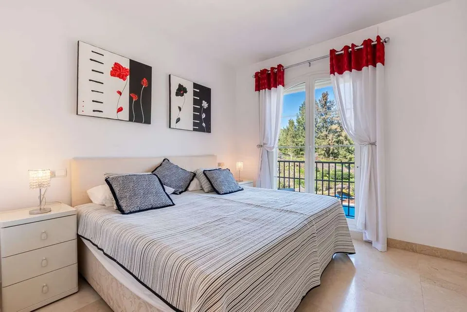Penthouse z widokiem na naturę w Benahavís — zdjęcie
