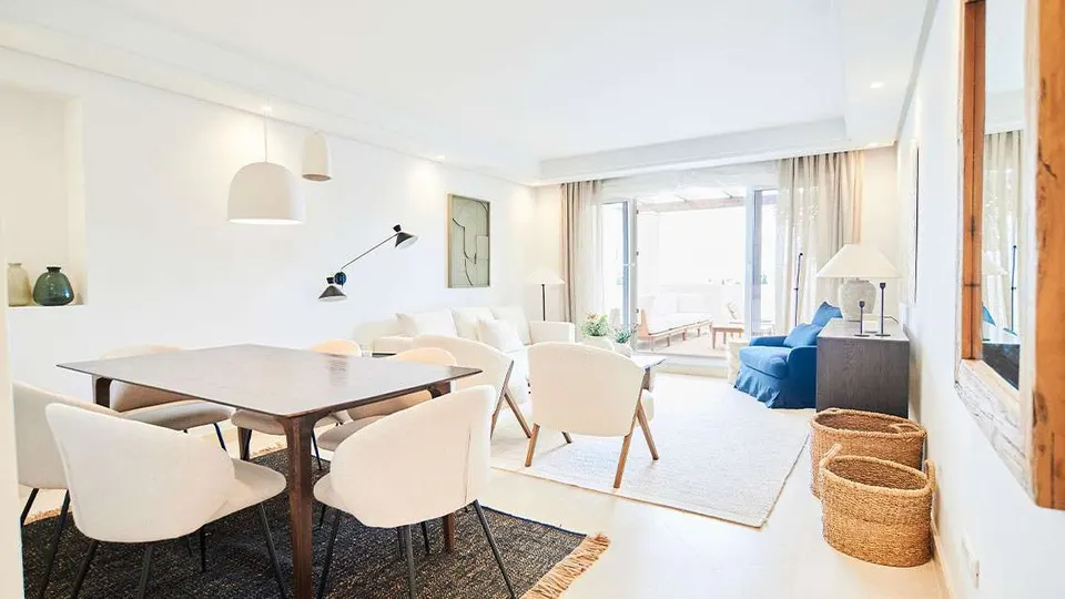 Apartament z tarasem w Marbelli — zdjęcie