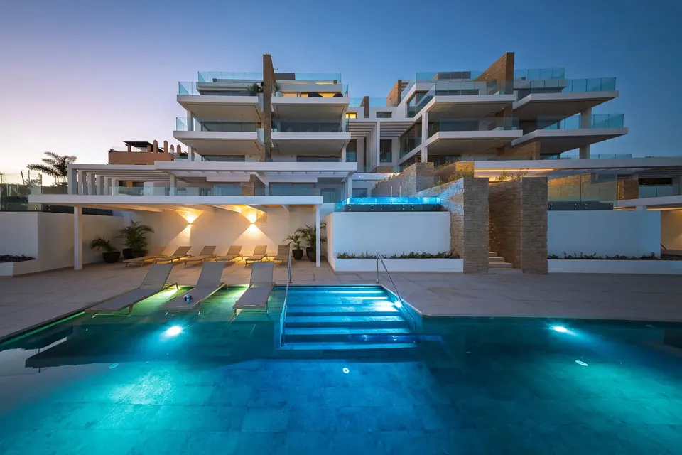 Apartamenty z widokiem na morze w Mijas Costa — zdjęcie