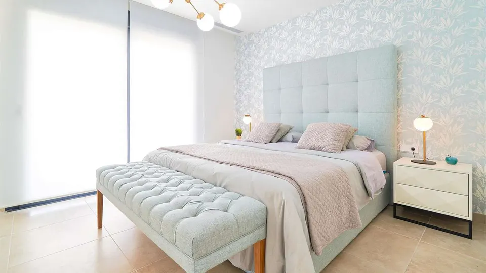 Apartament z tarasem w Esteponie — zdjęcie