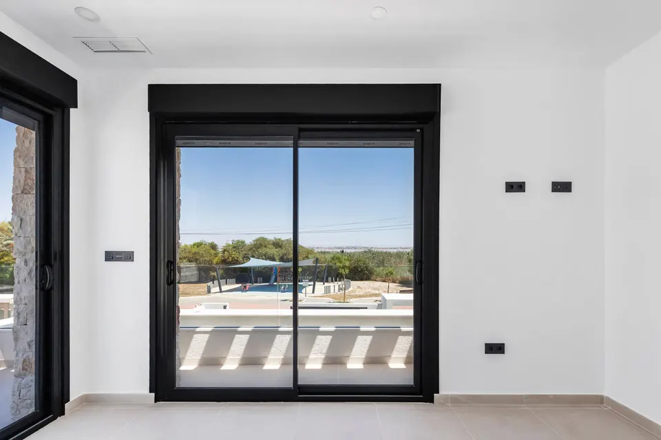 Nowe wille w Torrevieja — zdjęcie 14 z 16