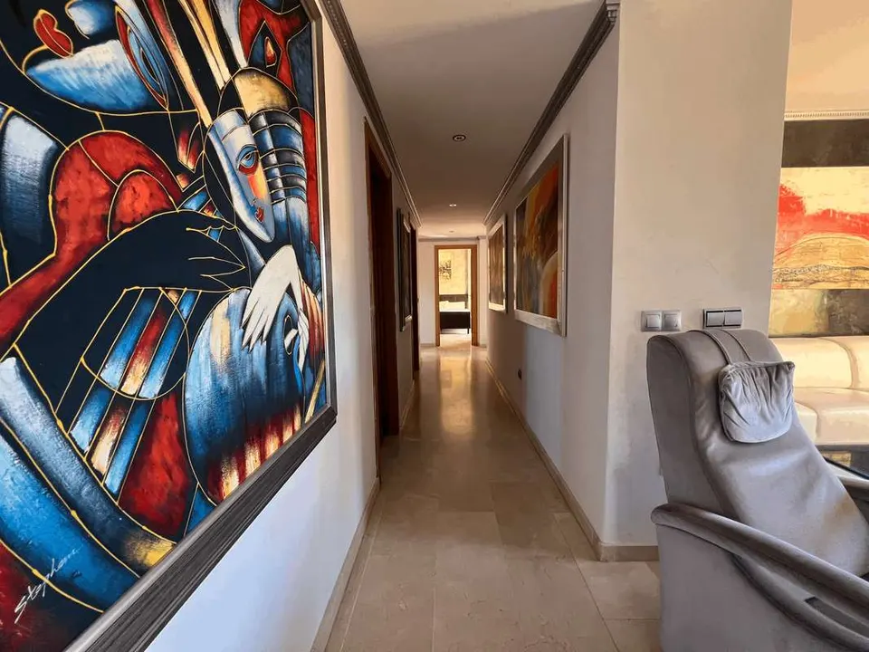 Apartament z basenem w Esteponie — zdjęcie