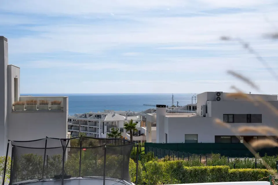 Apartamenty z widokiem na morze w Benalmádena Pueblo — zdjęcie