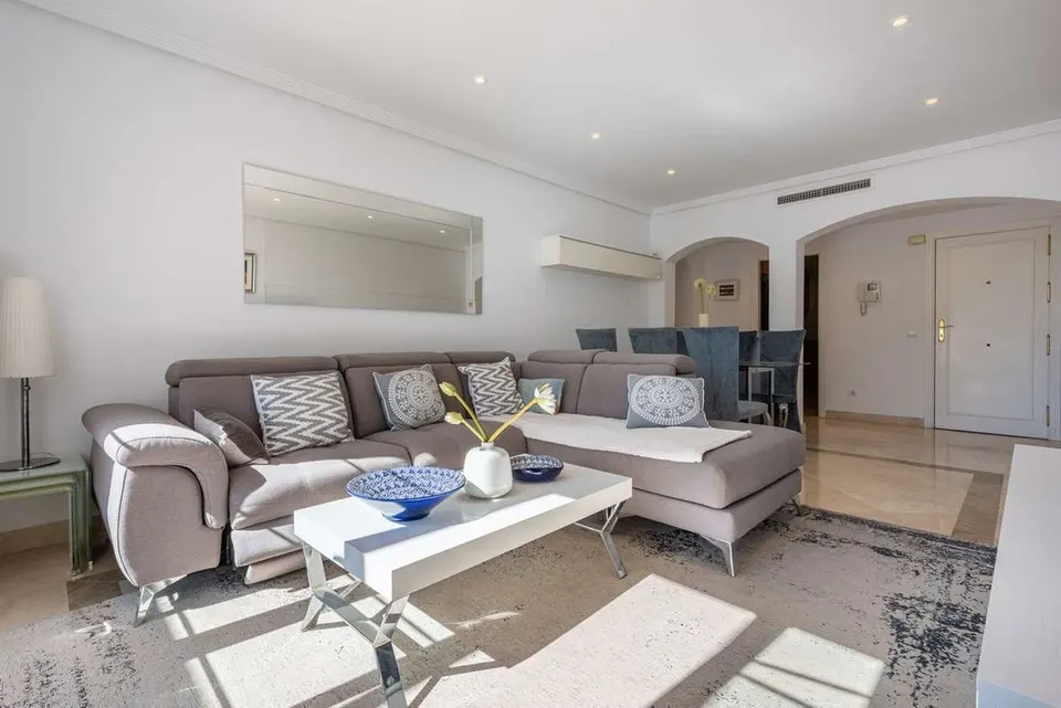Penthouse z widokiem na naturę w Benahavís — zdjęcie