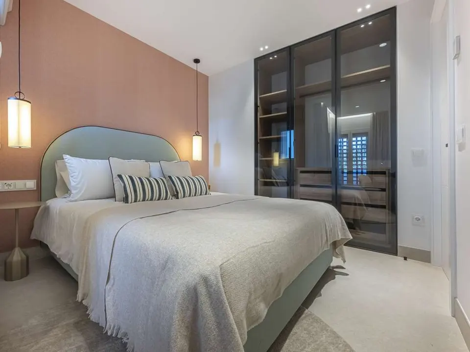 Apartament z bezpośrednim dostępem do plaży w Esteponie — zdjęcie