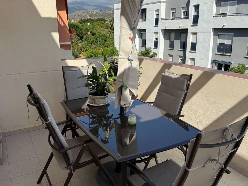 Penthouse z tarasem w Esteponie — zdjęcie