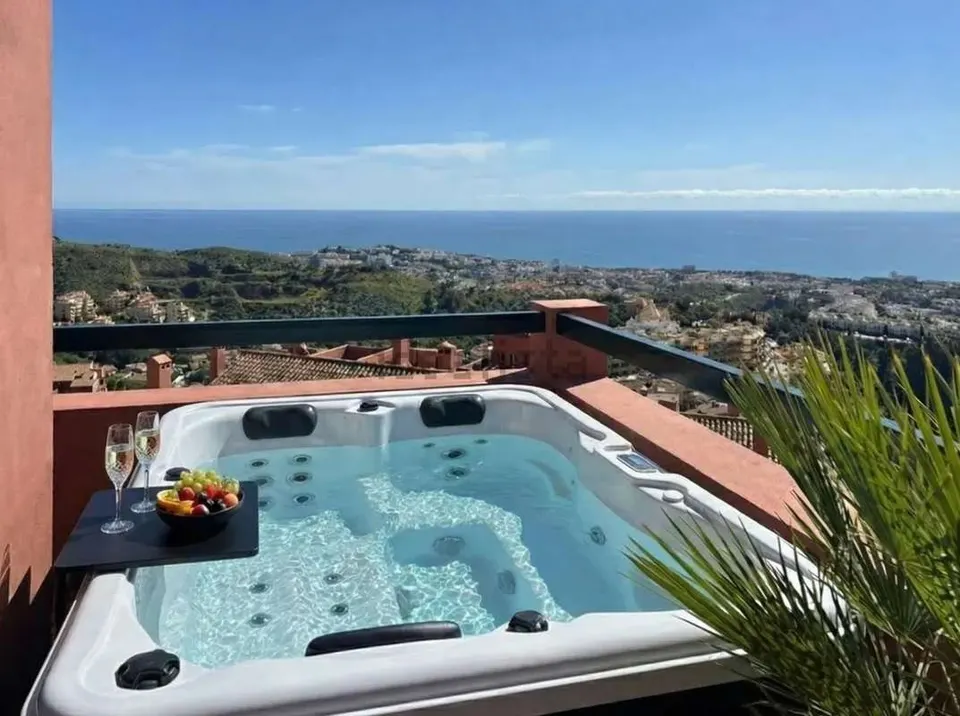 Apartament z widokiem na morze w Mijas — zdjęcie