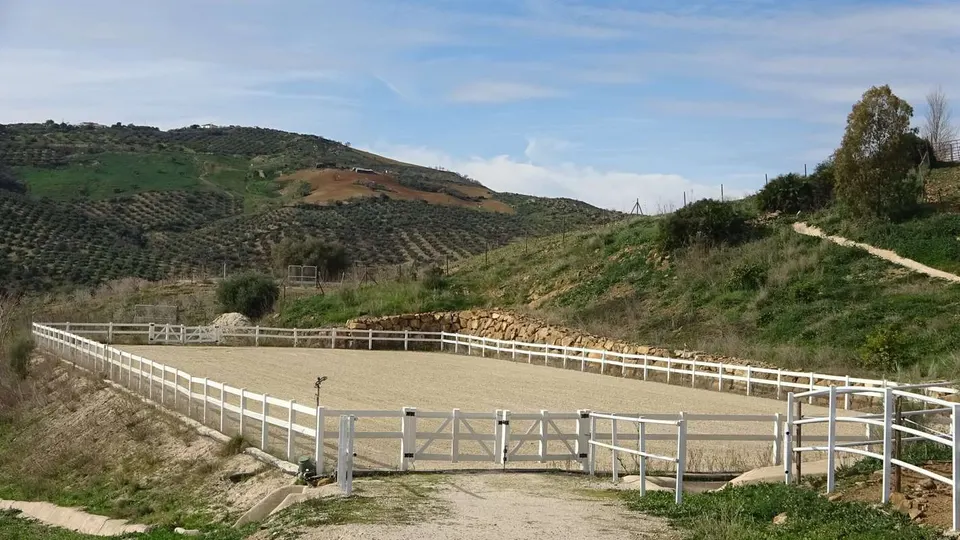 Dom finca w Villanueva de la Concepción — zdjęcie