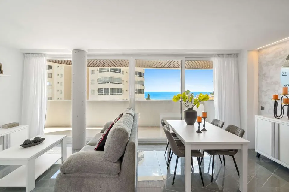 Apartament przy plaży w Benalmádenie — zdjęcie