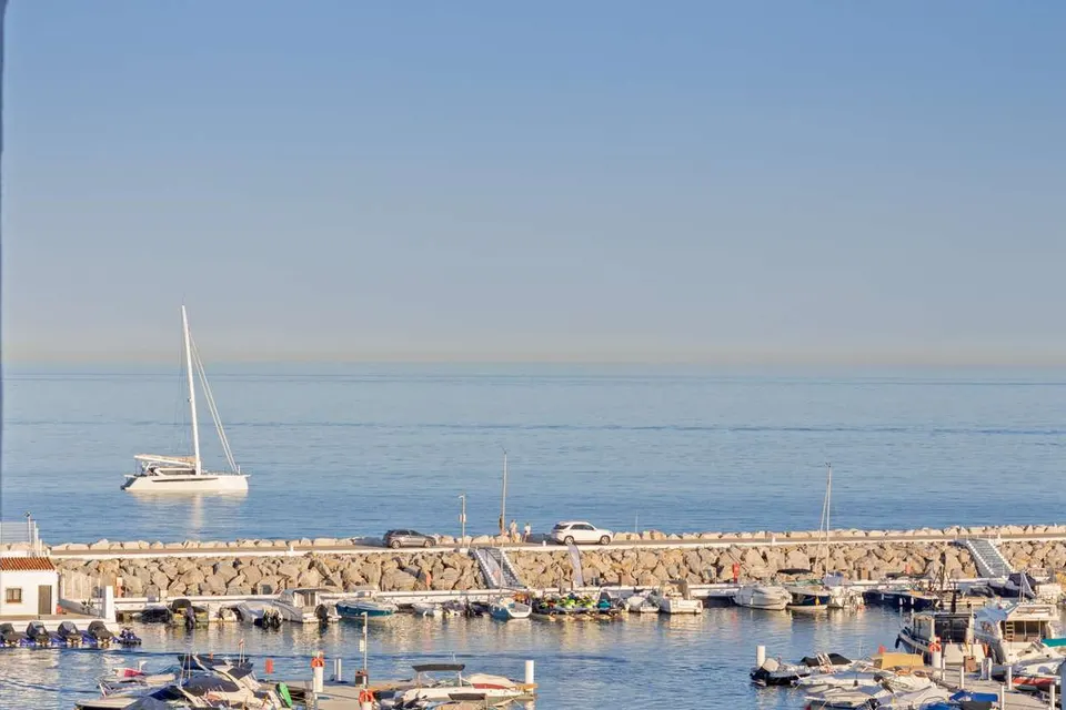 Apartament w sercu Puerto Banús w Marbelli — zdjęcie