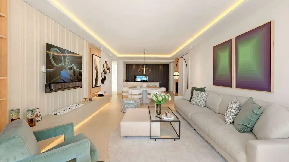 Penthouse przy plaży w Esteponie — zdjęcie