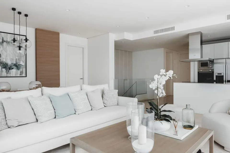 Apartament z tarasem w Benahavís — zdjęcie