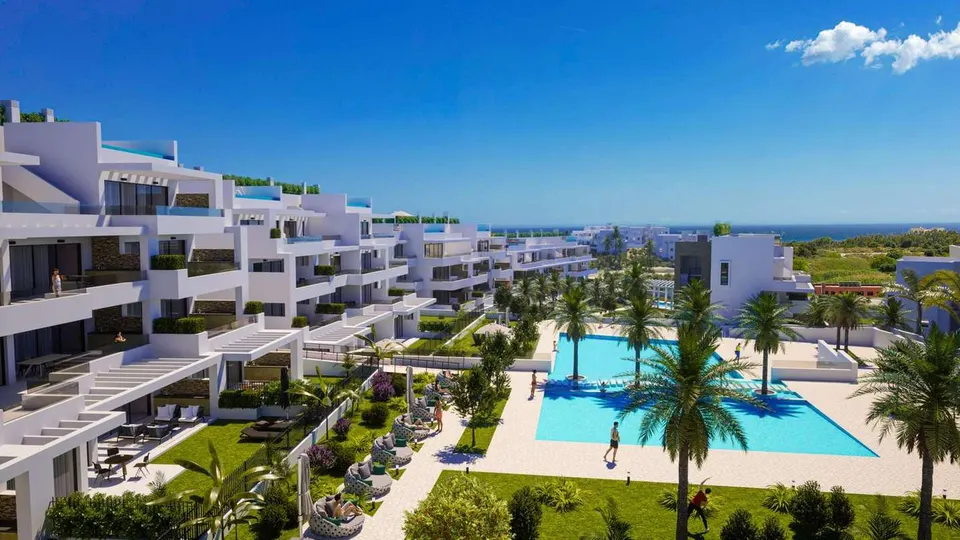 Penthouse z prywatnym basenem w Esteponie — zdjęcie