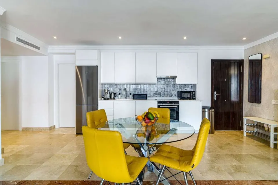 Apartament z basenami w Benahavís — zdjęcie