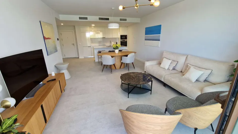 Apartament z basenem w Esteponie — zdjęcie