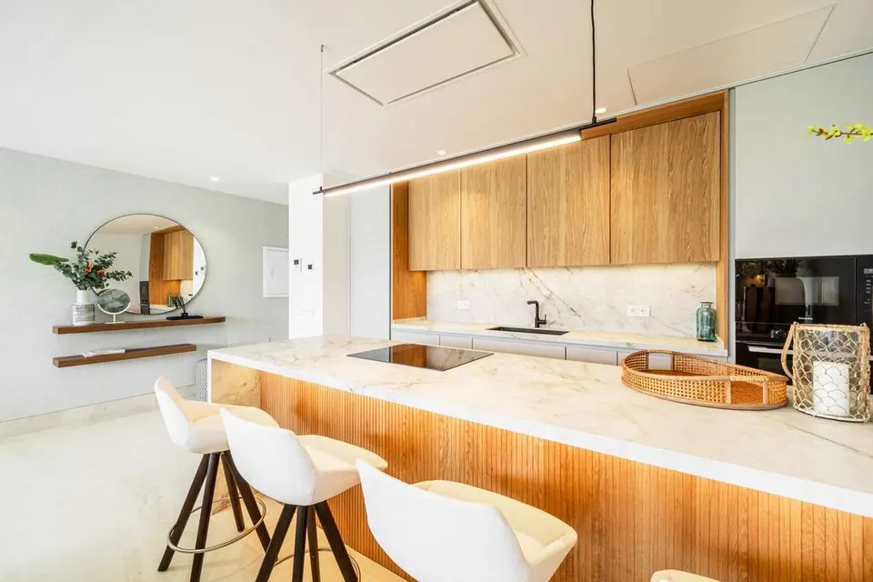 Penthouse z basenem w Marbelli — zdjęcie