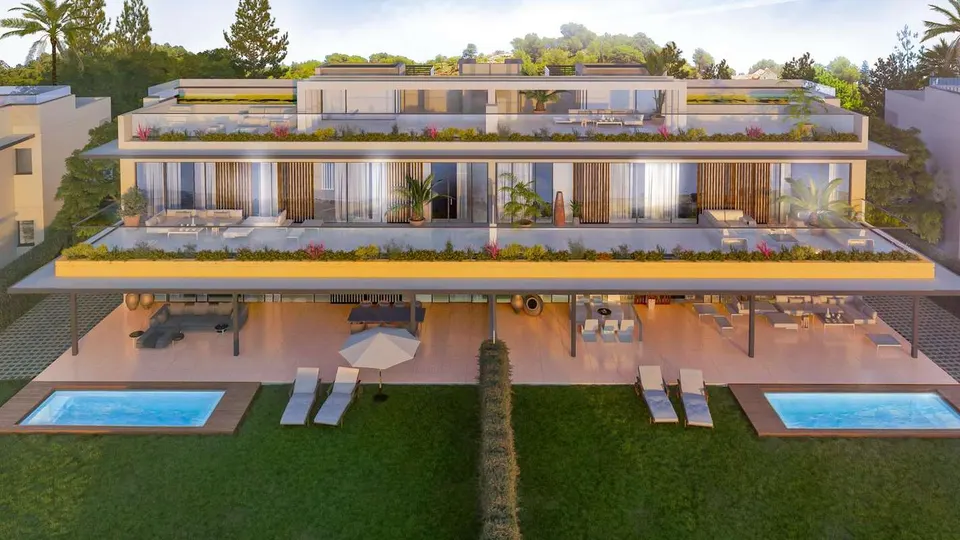 Penthouse z basenem w Marbelli — zdjęcie