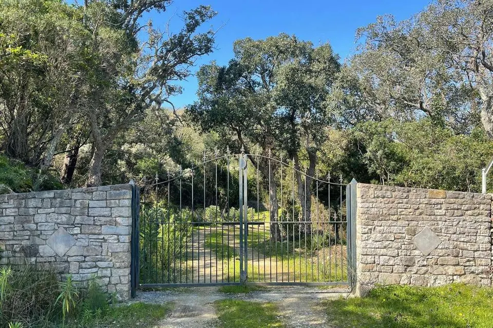 Nieruchomość z dostępem do jeziora w Castellar de la Frontera — zdjęcie