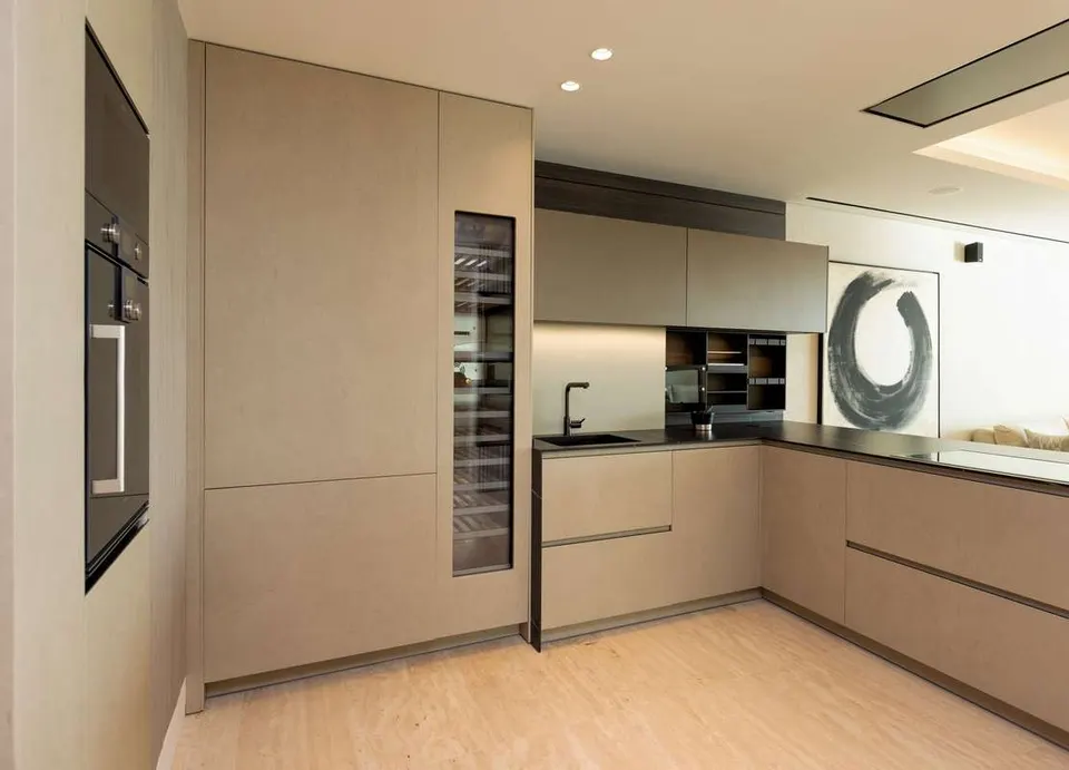 Penthouse przy plaży w Esteponie — zdjęcie