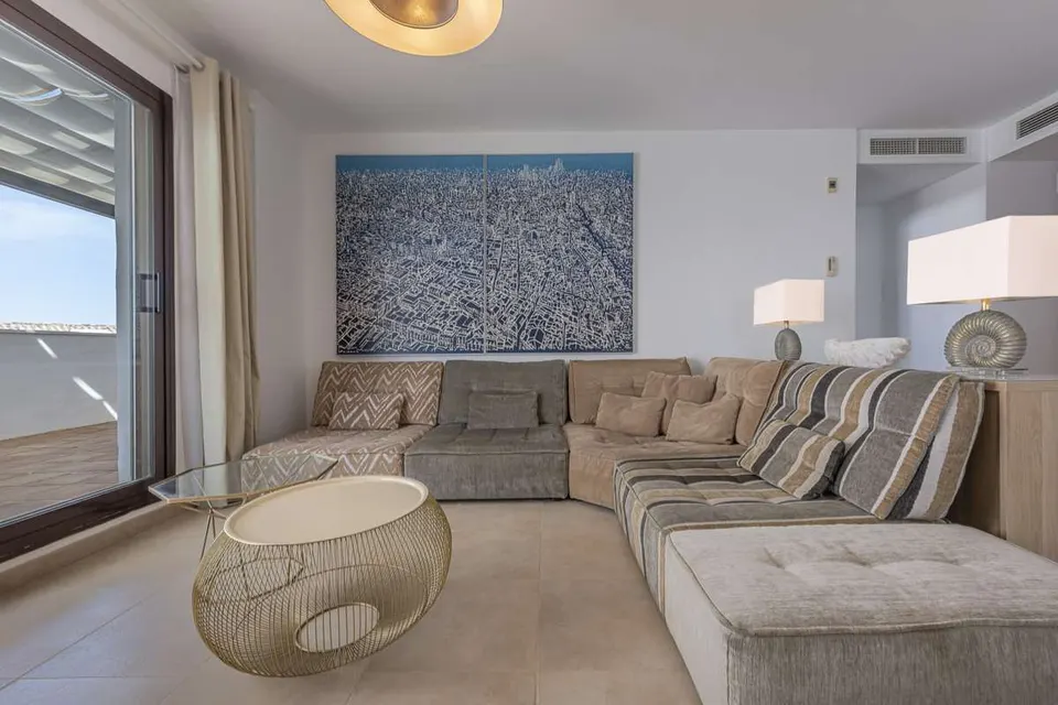 Apartament z tarasem w Marbelli — zdjęcie