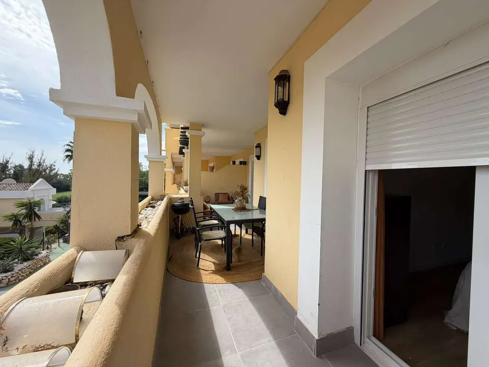 Apartament z widokiem na jezioro w Benahavís — zdjęcie 13 z 16