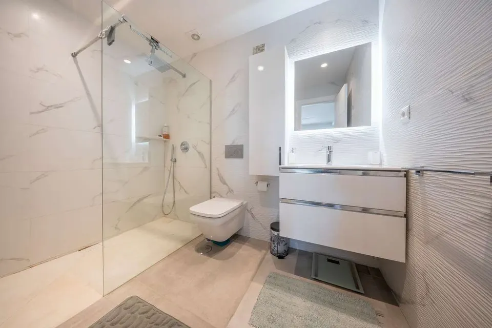 Apartament z widokiem na ogrody w Marbelli — zdjęcie